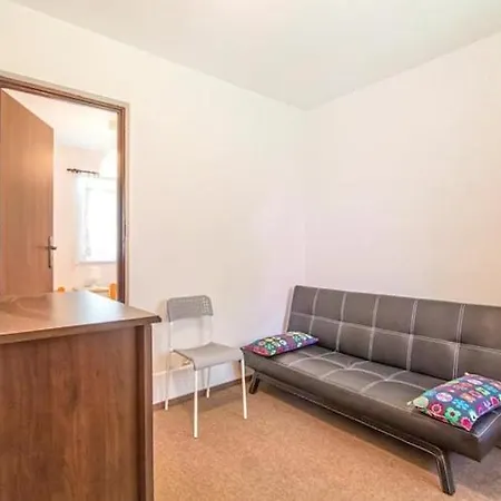 Single-story With A Private Garden
